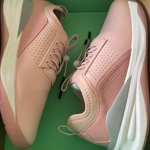 Clove Nursing Shoes in Pink Up